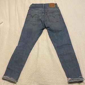 Levi’s “Wedgie Skinny” Size 26